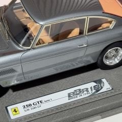 1:18 Ferrari 250 GTE 2+2 I Serie Smoke Grey 1960 - BBR