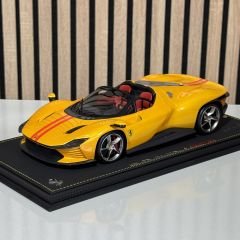 1:18 Ferrari Daytona SP3 Giallo Tristrato 48 pcs - BBR