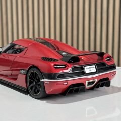 1:18 Koenigsegg Agera Red 79007 Diecast - Autoart Signature