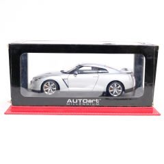 1:18 Nissan GT-R R35 Ultimate Metal Silver 2007 - Autoart