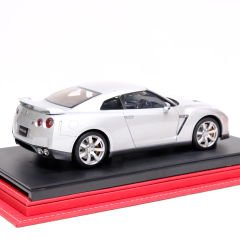 1:18 Nissan GT-R R35 Ultimate Metal Silver 2007 - Autoart
