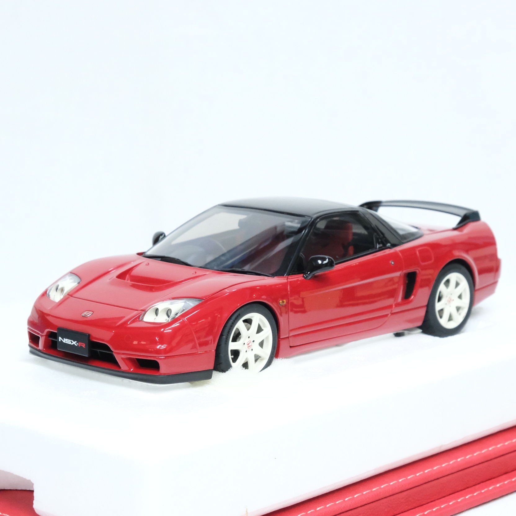 1:18 Honda NSX (NA2) New Formula Red 2002 - Autoart