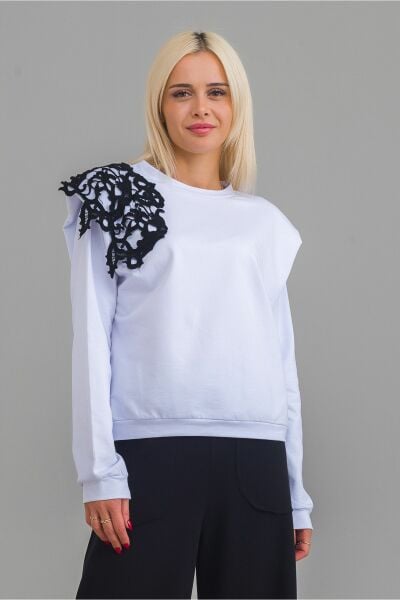Kadın Kırmızı Renk Vatkalı Güpür Aplikeli Örme Kumaş Penye Sweatshirt Beyaz - S