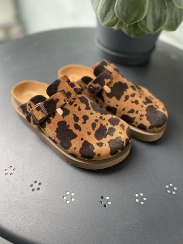 Land of Cork Cow Animal Desenli Ortopedik Terlik – El Yapımı, Platform Taban , Mantar Taban, Kadın Günlük Terlik
