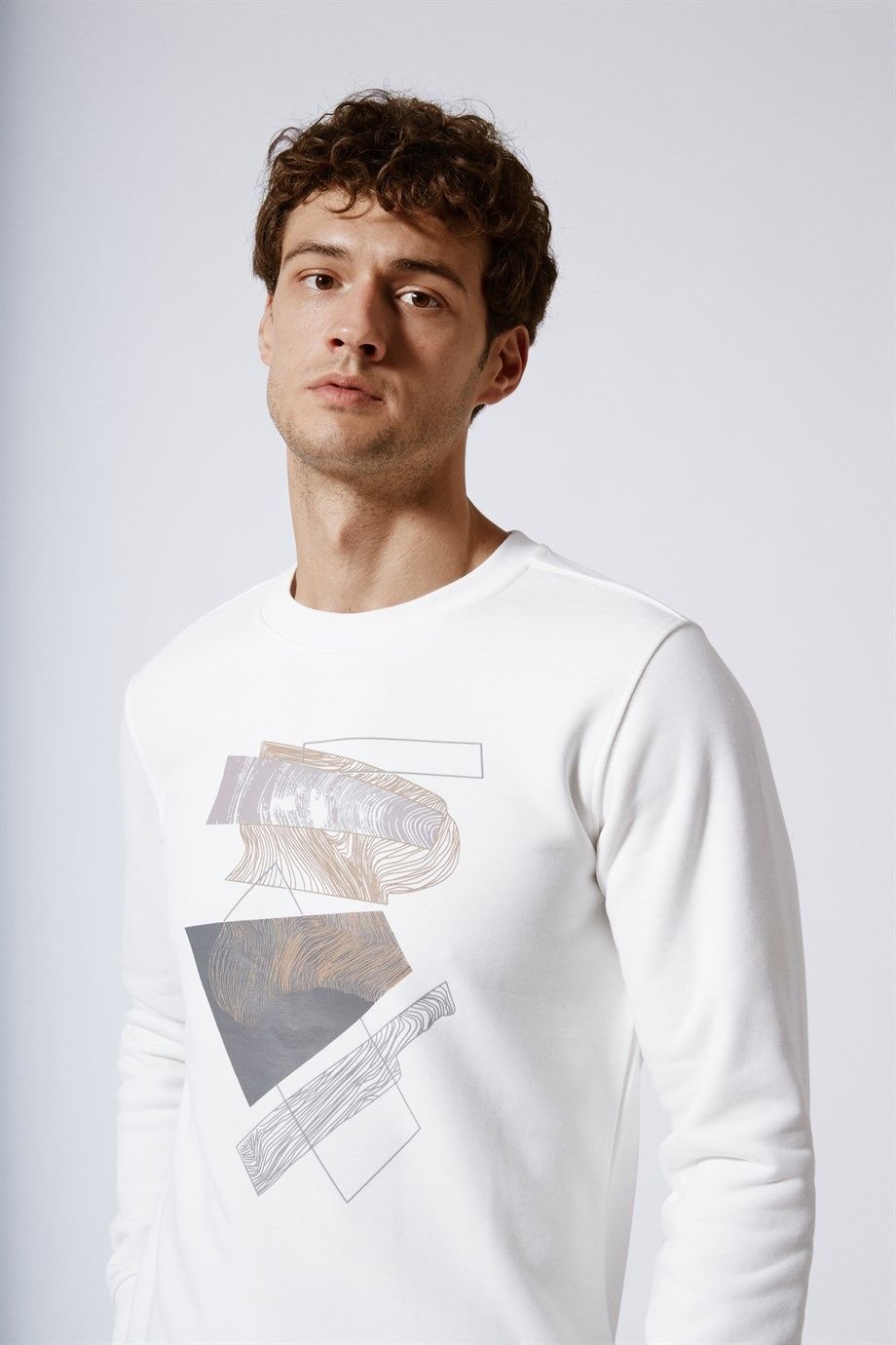 Üzeri Baskılı Slim Fit Basic Sweatshirt Ekru