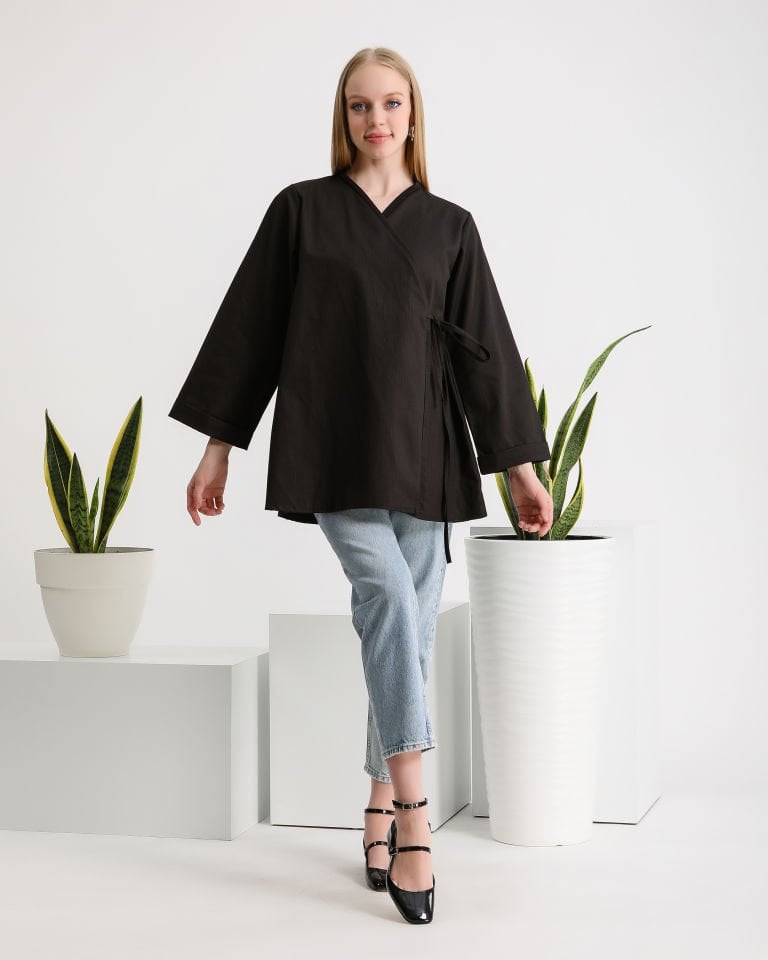 Siyah Yandan Bağlamalı Kimono