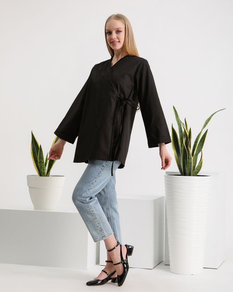 Siyah Yandan Bağlamalı Kimono