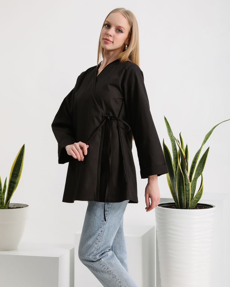 Siyah Yandan Bağlamalı Kimono