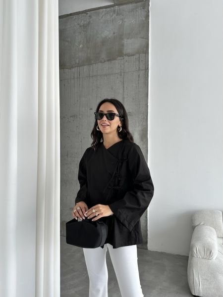 Siyah Bağlamalı Kimono