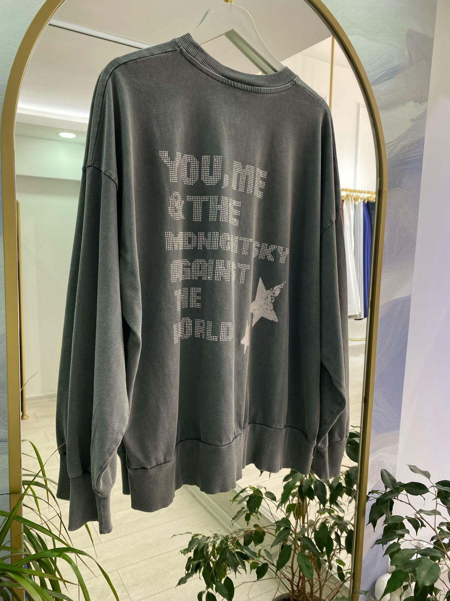 Taşlı Yazı Detaylı Yıkamalı Sweat