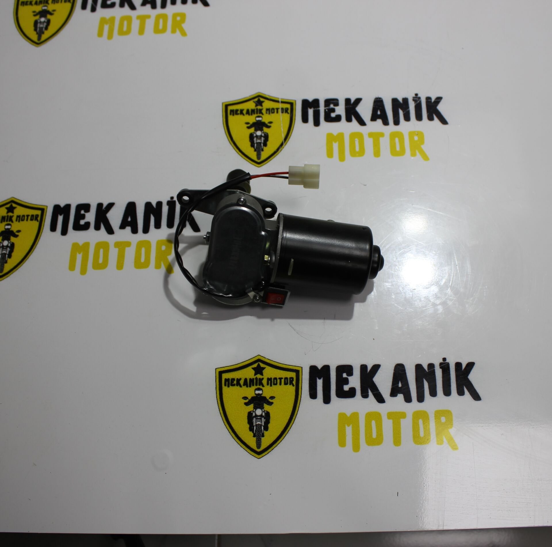TRİPORTER KABİN SİLECEK MOTORU