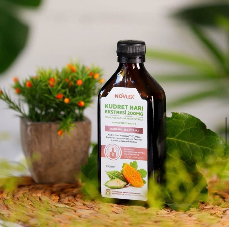 Novlex® Kudret Narı (Momordica), Rezene, Mayıs Papatyası, Mucosave FG ve Zencefil Ekstraktı (Ekstresi) İçeren Sıvı Takviye Edici Gıda 250 ml
