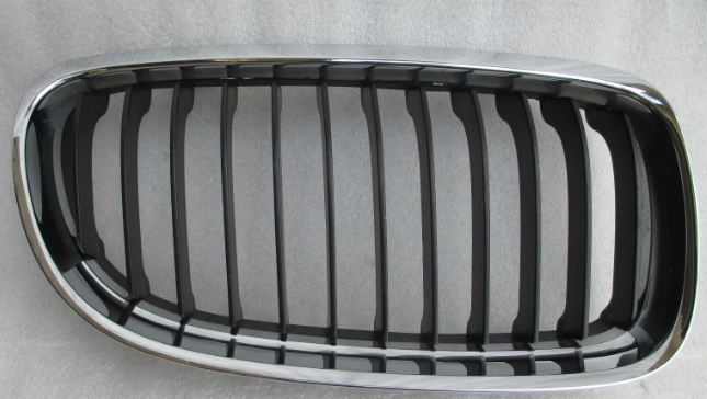 Bmw Panjur Sağ (Dış Krom İç Çıta Siyah) E90 LCI 51137201968