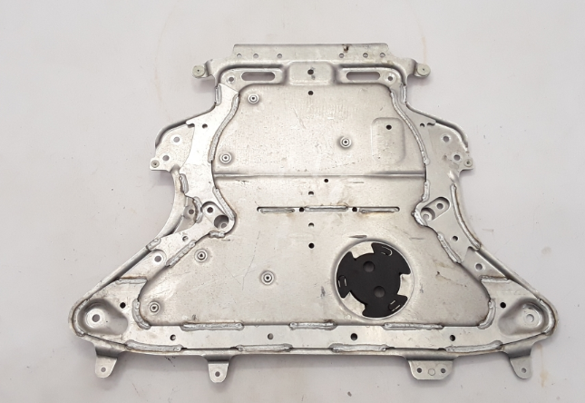 Bmw Muhafaza Alt  G30-G31-G32-G11-G11Lci-G12-G12Lci 31106887547