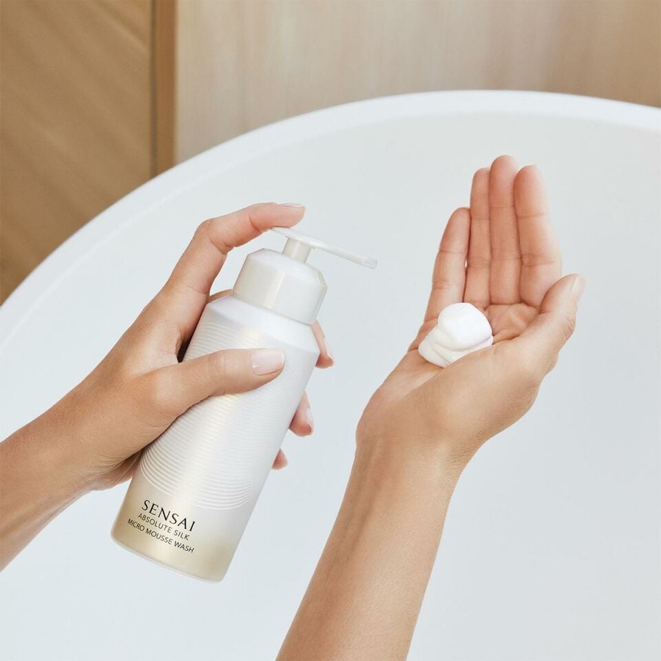 Absolute Silk Micro Mousse Wash - Cilt Temzileme Köpüğü 180 ml