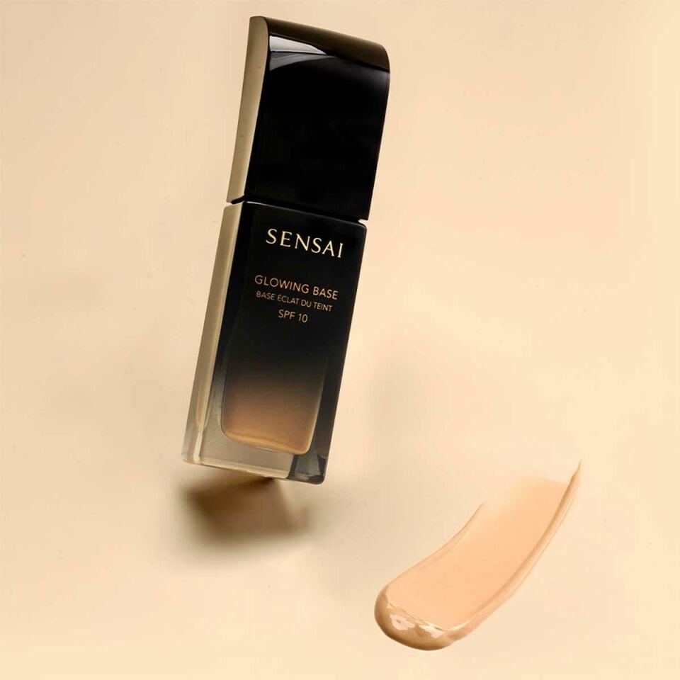 Glowing Base - Aydınlatıcı Makyaj Bazı 30 ml