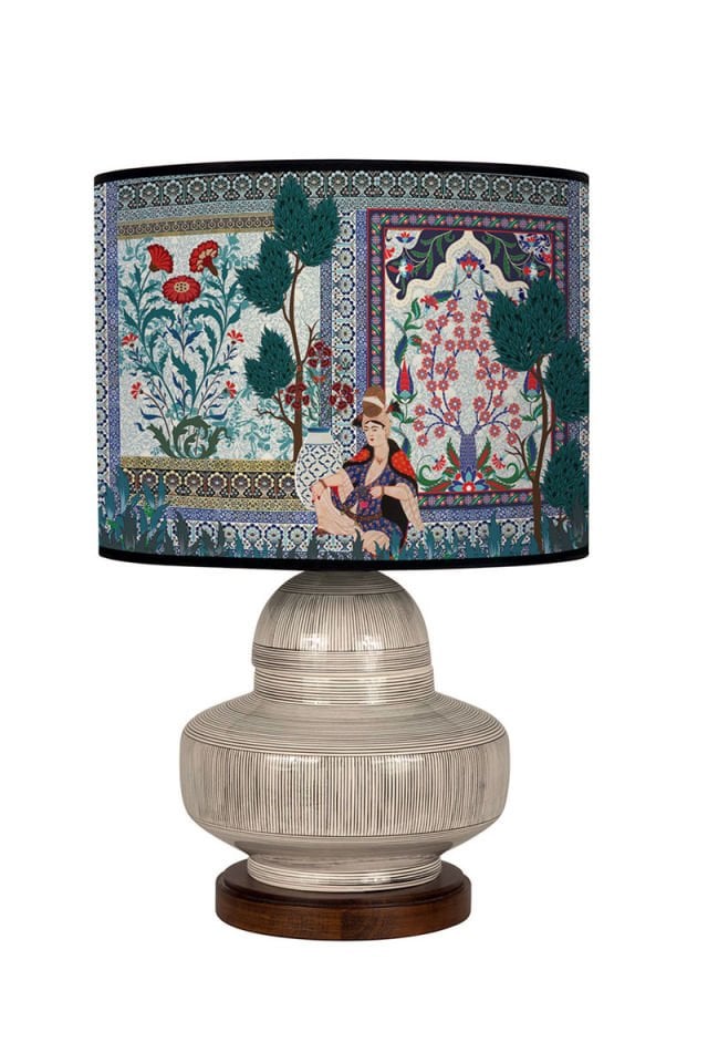 Restful garden lamp
