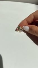 Gold kıkırdak küpesi