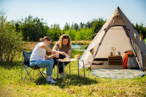 Easy Camp Moonlight Spire 4 Kişilik 8m² Tipi Çadır