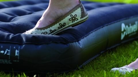 Outwell Classic w/ Pillow & Pump Entegre Pompalı Şişme Yatak İki Kişilik