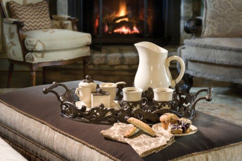 Acanthus Cup, Holder