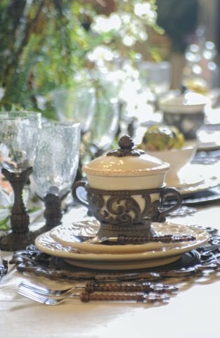 Acanthus Covered Bowl