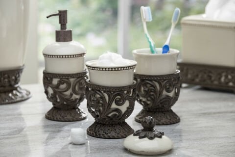 Acanthus Vanity Containers, 3