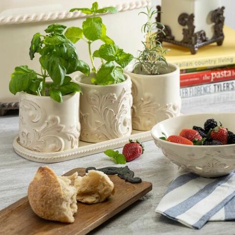 Set Acanthus Vases w/Tray 3 Pc