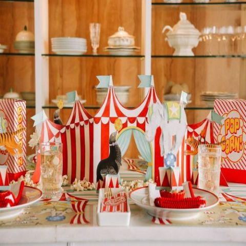 Die-cut Circus Tent Placemat - 12 sheets