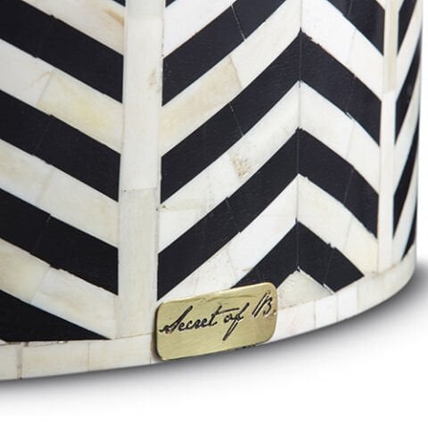 Black and white round coffee table