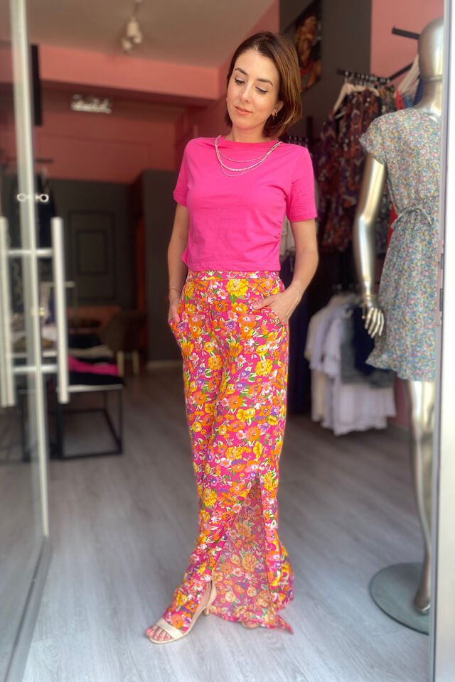 Çiçekli Yırtmaçlı Pantolon