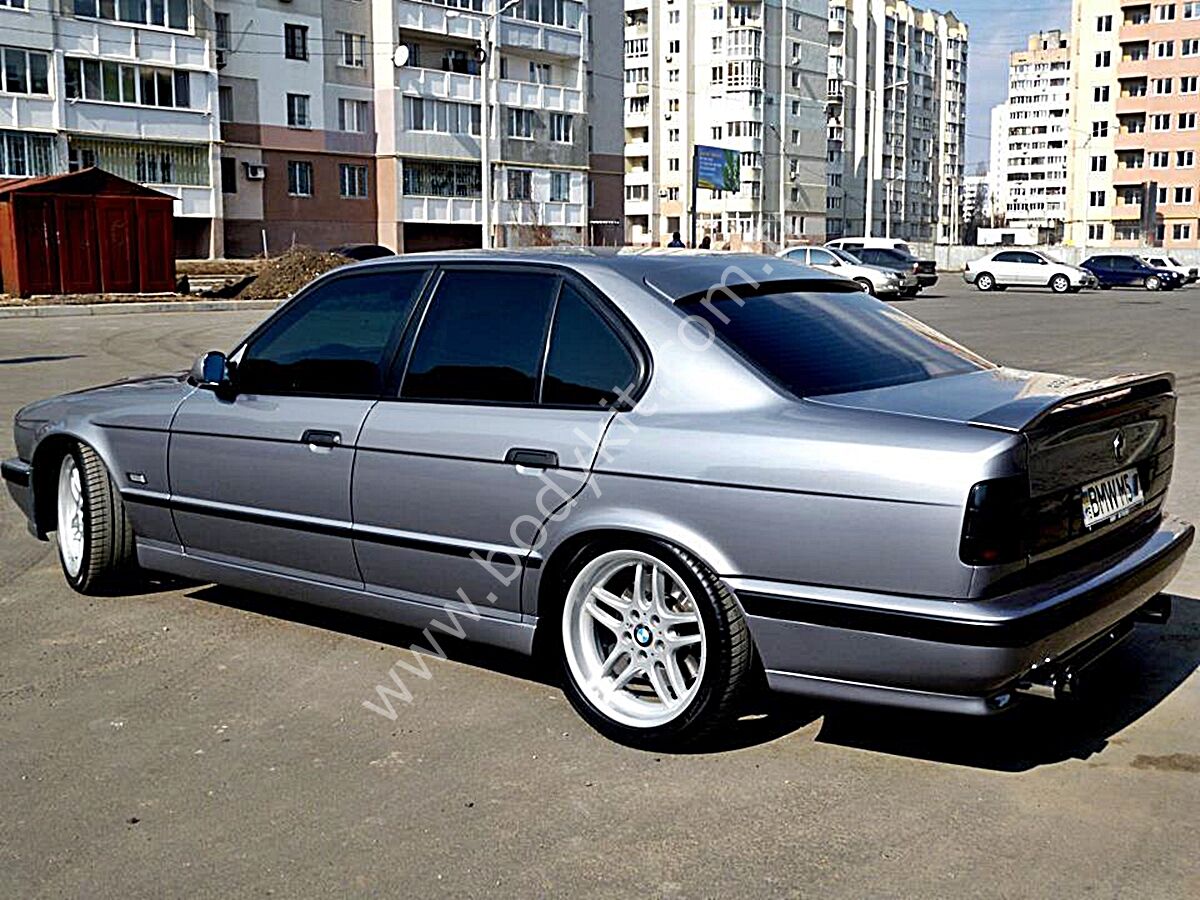 BMW E34 CAM ÜSTÜ SPOYLER