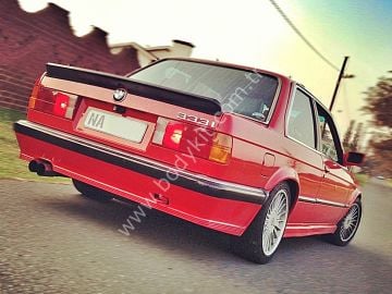 BMW E30 M1 ARKA TAMPON EKİ