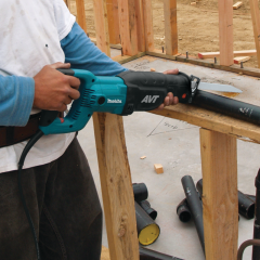 MAKITA JR3070CT SARKAÇ HAREKETLİ KILIÇ TESTERE