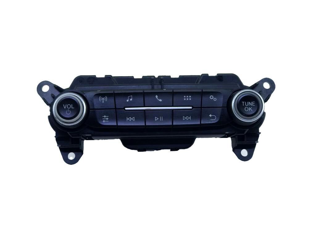 Radyo Kontrol Paneli - Ford Transit Couier JT76 18K811 LA
