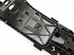 Golf Ön Sağ Kapı Kolu Braketi - Volkswagen Polo Amarok 5ND839885A - 5ND 839 885A
