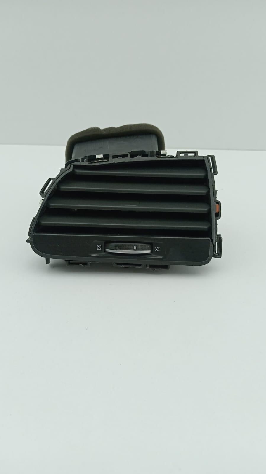 Kalorifer Izgarası Difizör Sağ - Renault  Megane 4 687600666R