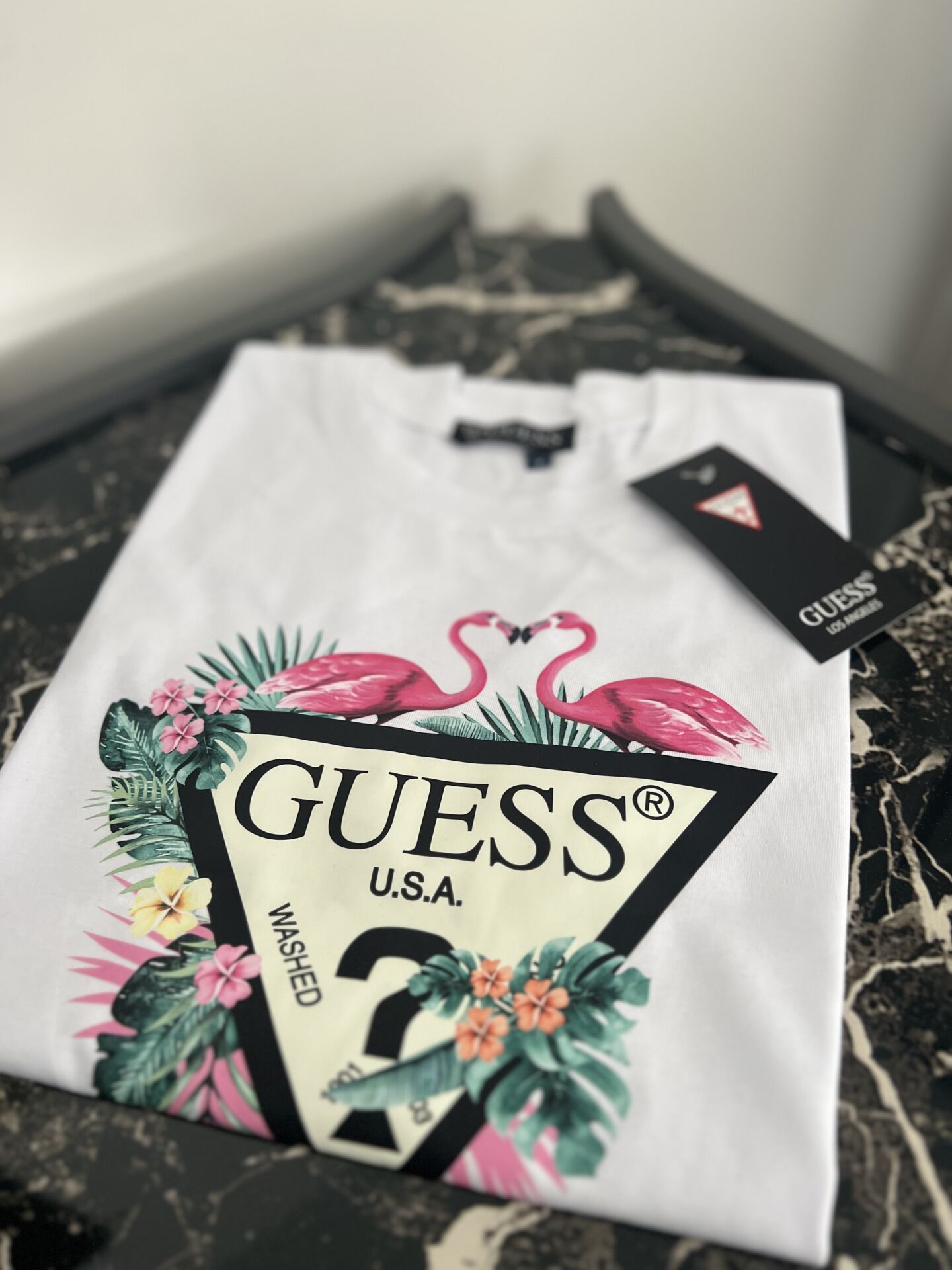 Guess Tshirt