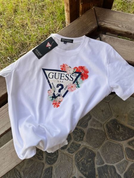 Guess çiçekli tshirt