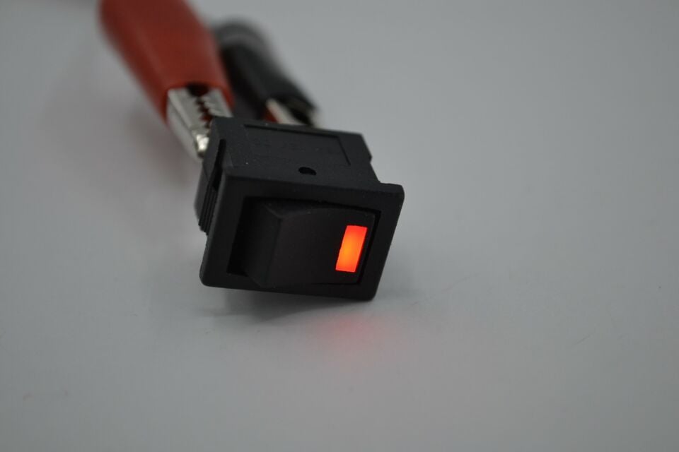 12V Oto Elektrik Anahtarı Kırmızı Ledli Siyah Dikdörtgen 1-0 MT-ANK27
