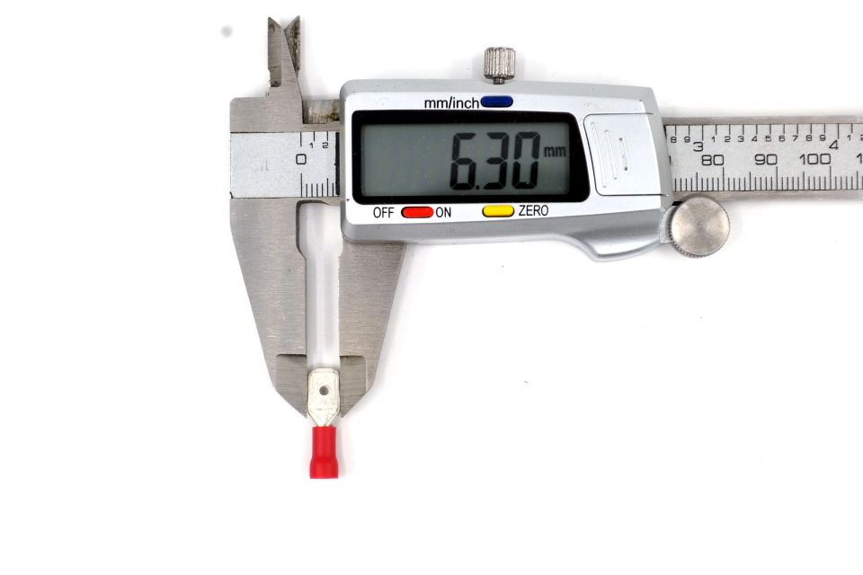 200 Adet 0,50-1,50mm Kablo Ucu 6,3 Erkek Kırmızı Izolasyonlu Sıkmalı MT-SKEK63