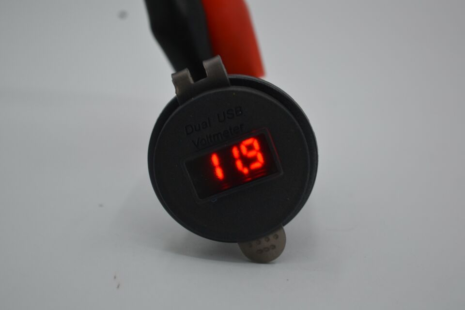 12V Tekne Karavan Akü Voltmetreli USB Şarj Portu MT-06