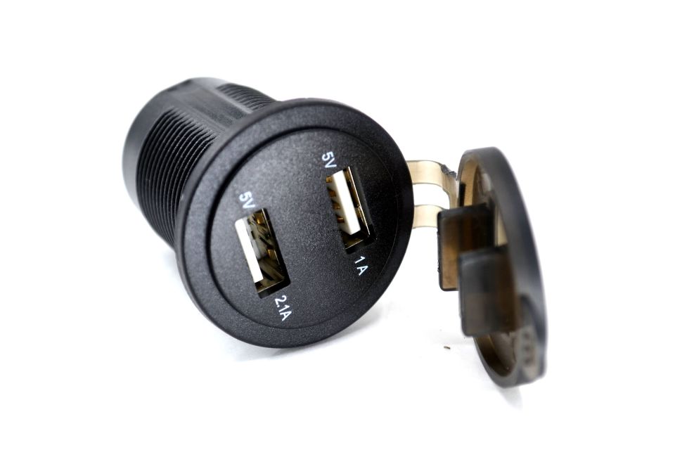 12V Tekne Karavan Akü Voltmetreli USB Şarj Portu MT-06