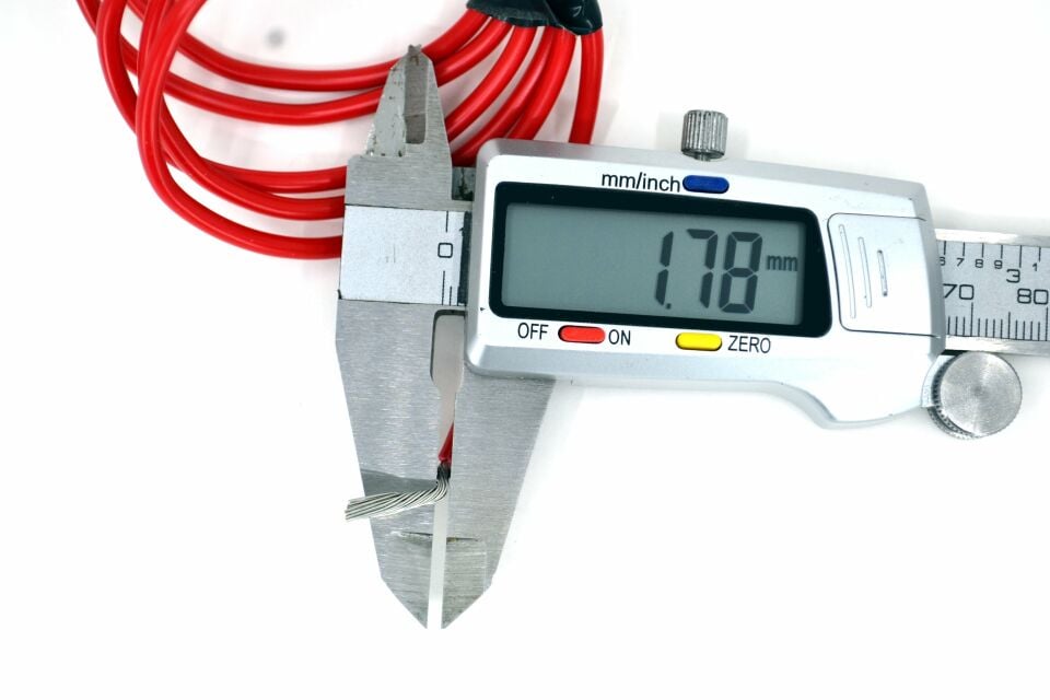 100 Metre 2mm² Kırmızı Bakır Kablo Kalaylı Nyaf Tekne Oto Karavan Elektrik Tesisat Kablosu Top