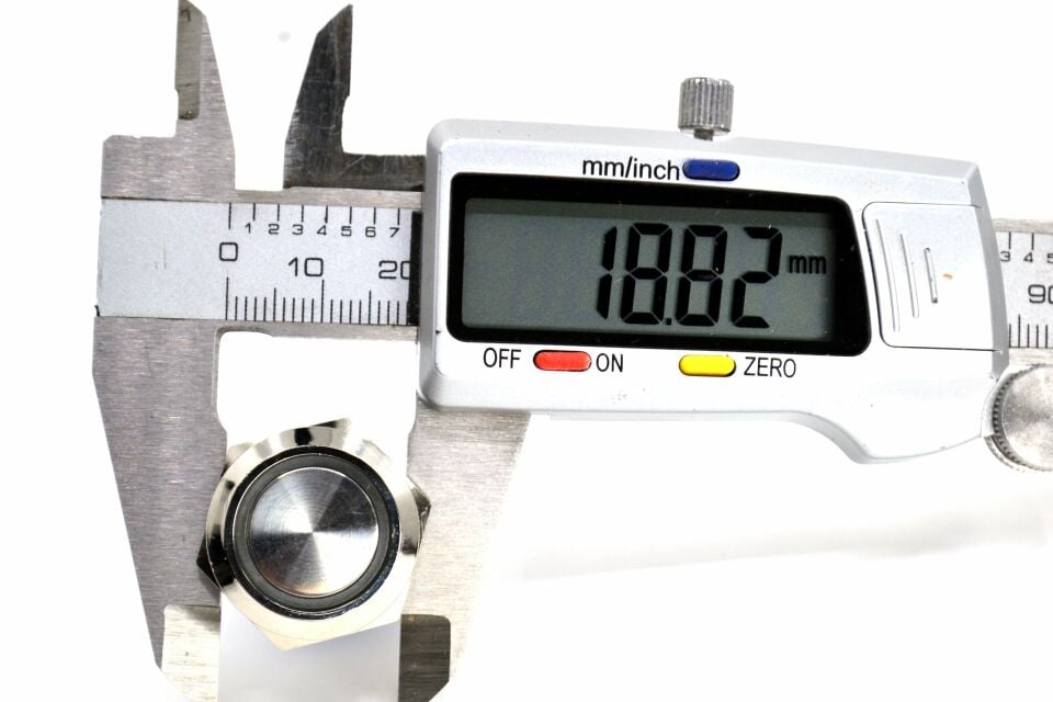 19mm Kalıcı Metal Anahtar Kırmızı Işıklı 1NO/1NC 12V 24V 1-0 MT-ANK22