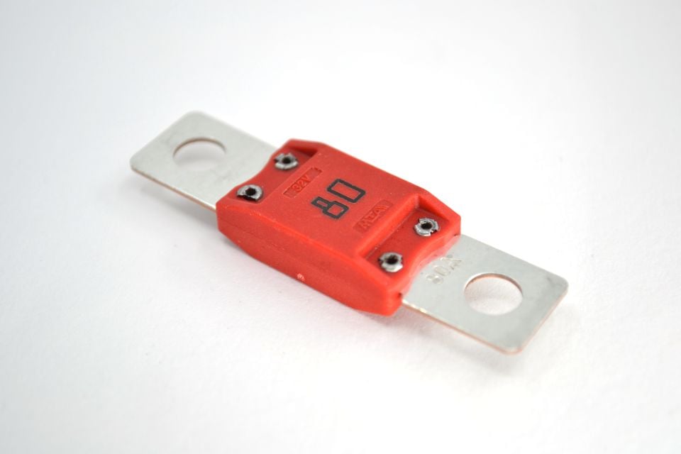 Mega Compact Sigorta 80A Kırmızı 80 Amper DC Bakır