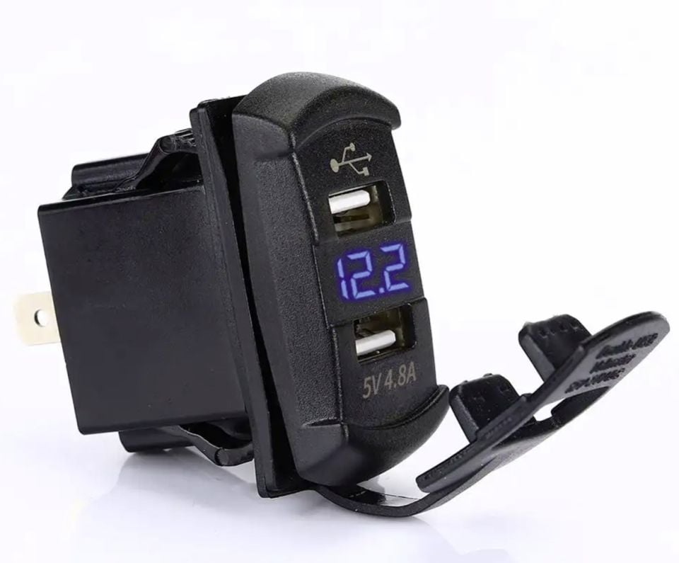 12V 24V DC USB 4.2A Şarj Port Voltmetreli Dikdörtgen Mavi Rakam MT-UM01