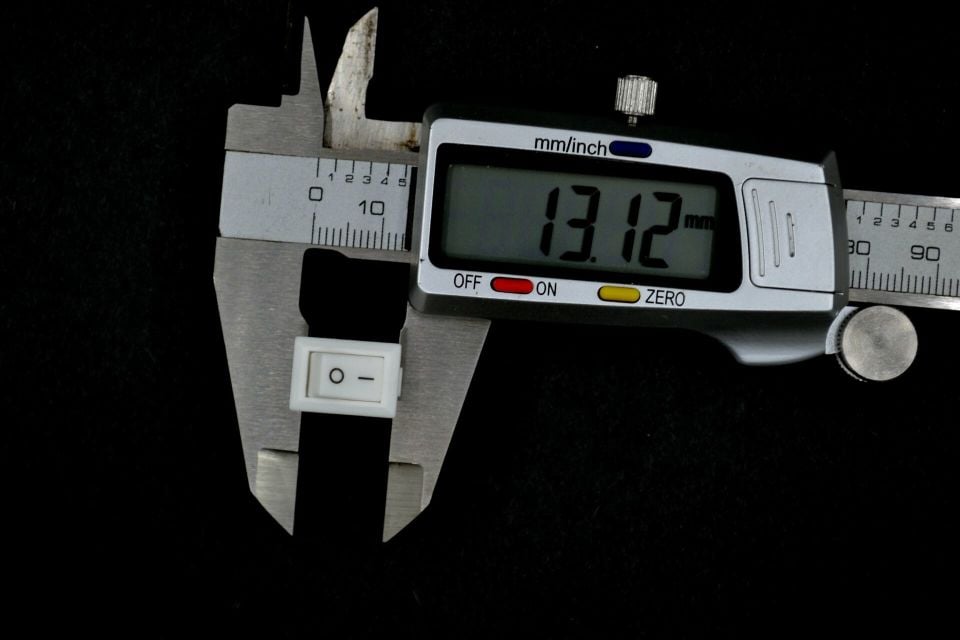 Mini Dikdörtgen Beyaz Elektrik Anahtarı 1-0 Işıksız Rocker 12V-220V MT-ANK04