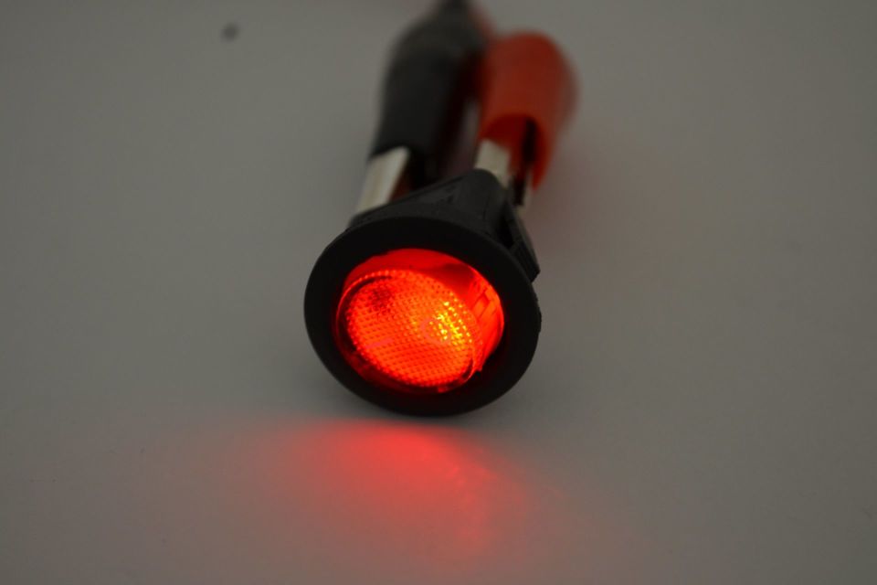 Yuvarlak Kırmızı Camlı Elektrik Anahtarı 1-0 Işıklı Rocker 12V