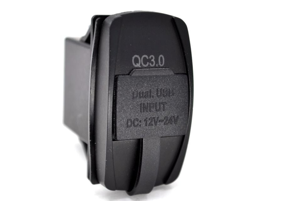 12V 24V DC USB QC3.0 Type-C PD Şarj Port Dikdörtgen Mavi Işık MT-SK52